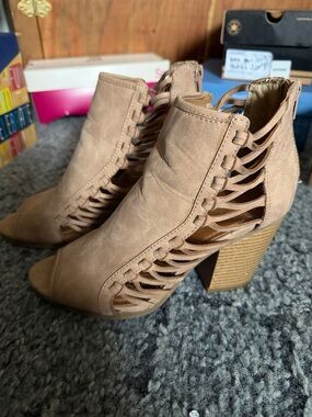 VIDA Taupe Strappy Peep-Toe Block Heel Sandal